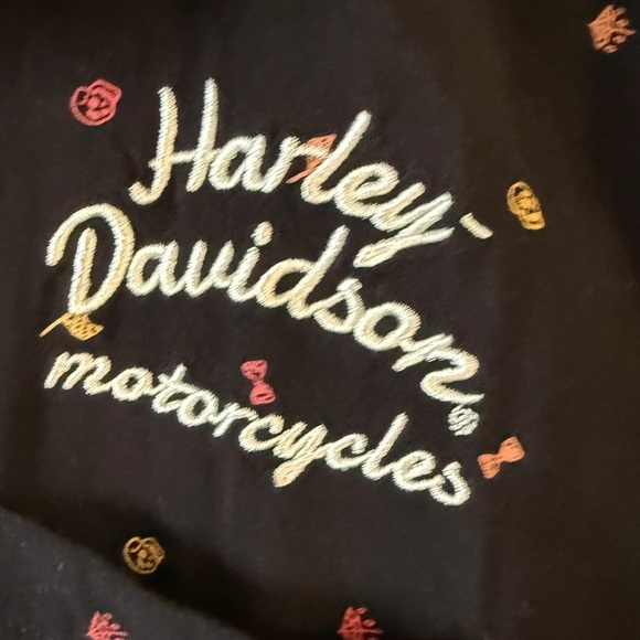 Harley-Davidson Women's Short Sleeve Black Printed and Embroidered Button Down - Picture 3 of 9